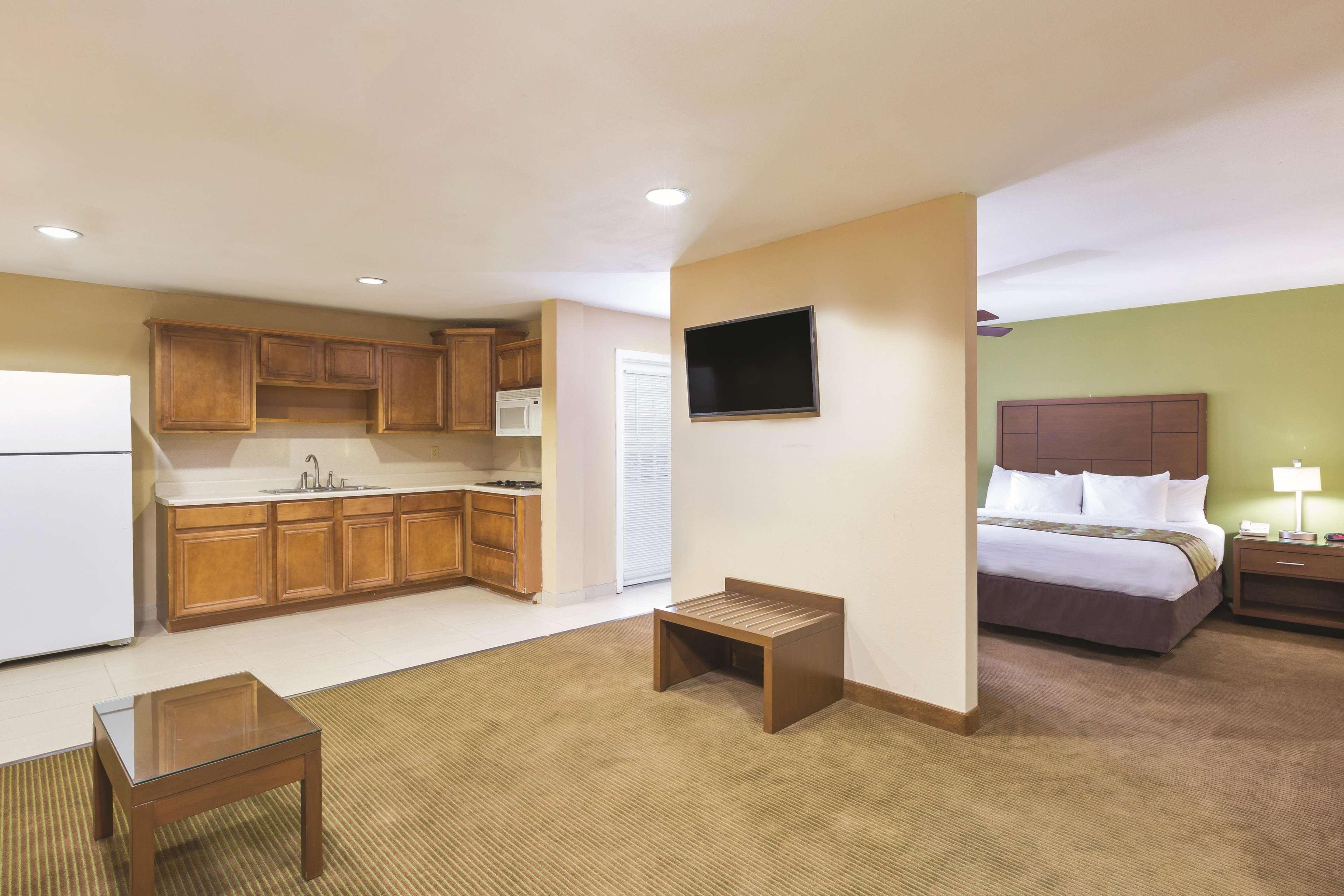 La Quinta Inn By Wyndham Austin North Экстерьер фото
