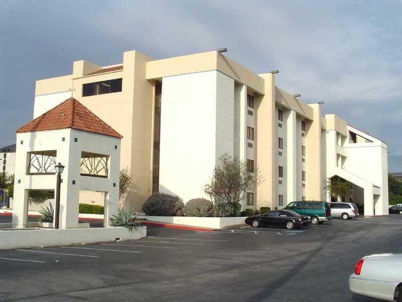 La Quinta Inn By Wyndham Austin North Экстерьер фото